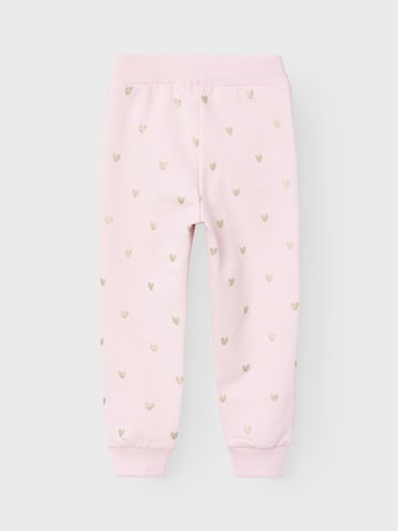 NAME IT - Tapered Pantalón 'FLOW' en rosa