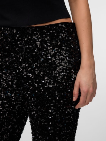 Wide leg Pantaloni 'VMBella' di VERO MODA in nero