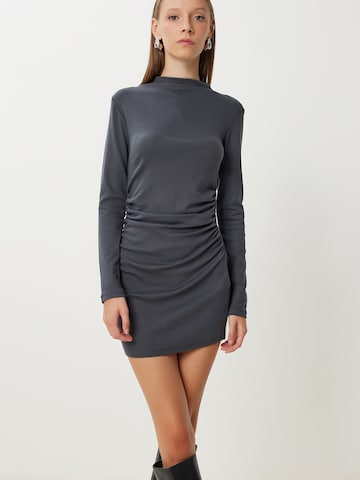 Robe Happiness İstanbul en gris : devant