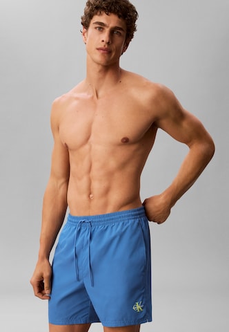 Calvin Klein Underwear Plavecké šortky – modrá: přední strana