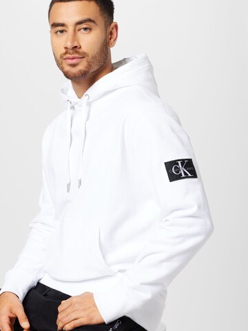 Sweat-shirt Calvin Klein Jeans en blanc