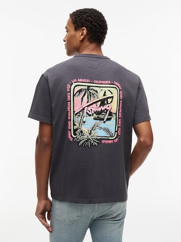 Tommy Jeans Футболка 'NOVELTY' в Серый: спереди
