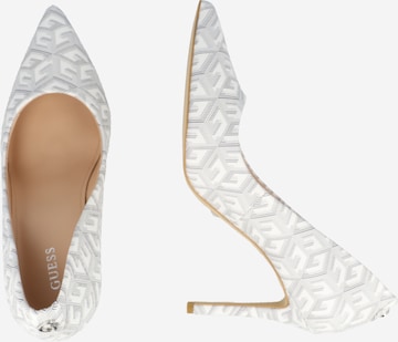 GUESS - Zapatos con plataforma 'Piera' en blanco