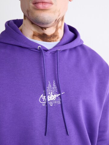 Nike Sportswear Sweatshirt 'Club' in Lila