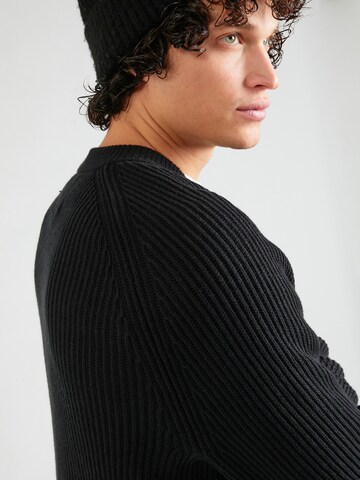 Abercrombie & Fitch Sweater in Black