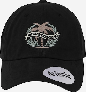 On Vacation Club Cap in Black