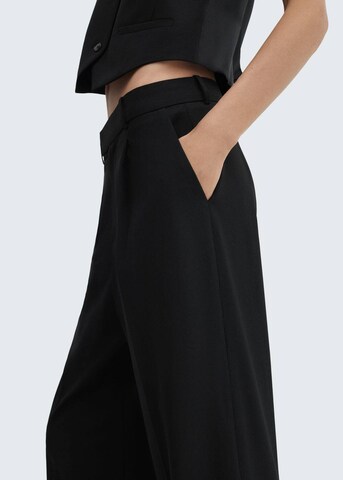 Wide Leg Pantalon à plis 'Maura' MANGO en noir