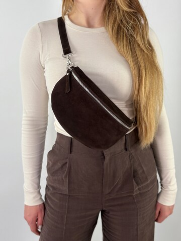 lePelou Fanny Pack 'VALENTINA medium' in Brown