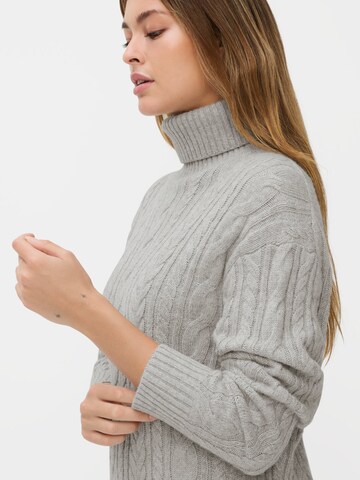 CAMEL ACTIVE Strickkleid mit Zopfstrickmuster in Grau