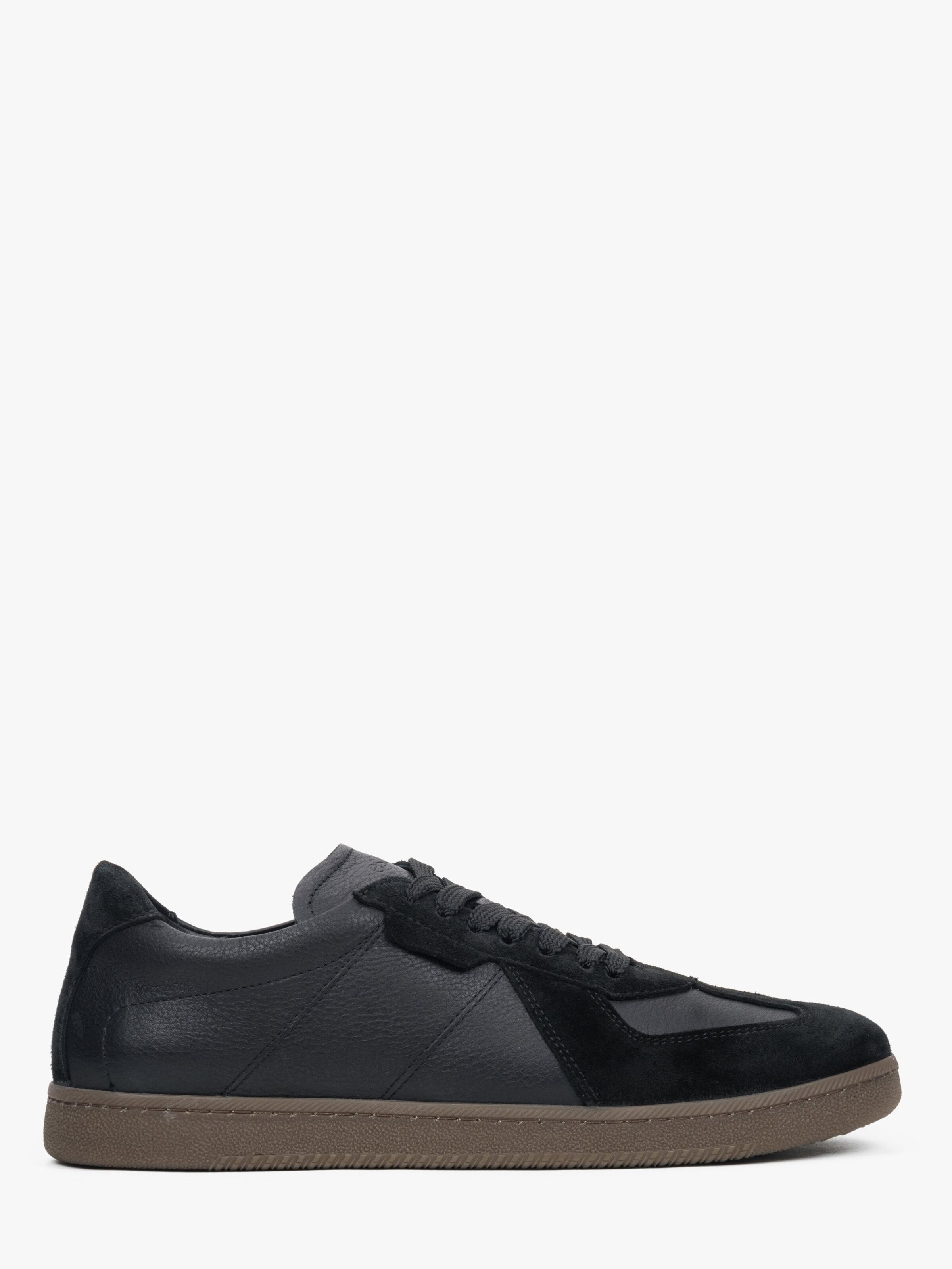 Estro Sneakers '09-4705' in Black: front
