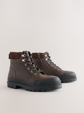 Next - Botas con cordones en marrón