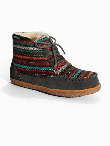 Botine 'Torrey' de la Minnetonka pe mai multe culori