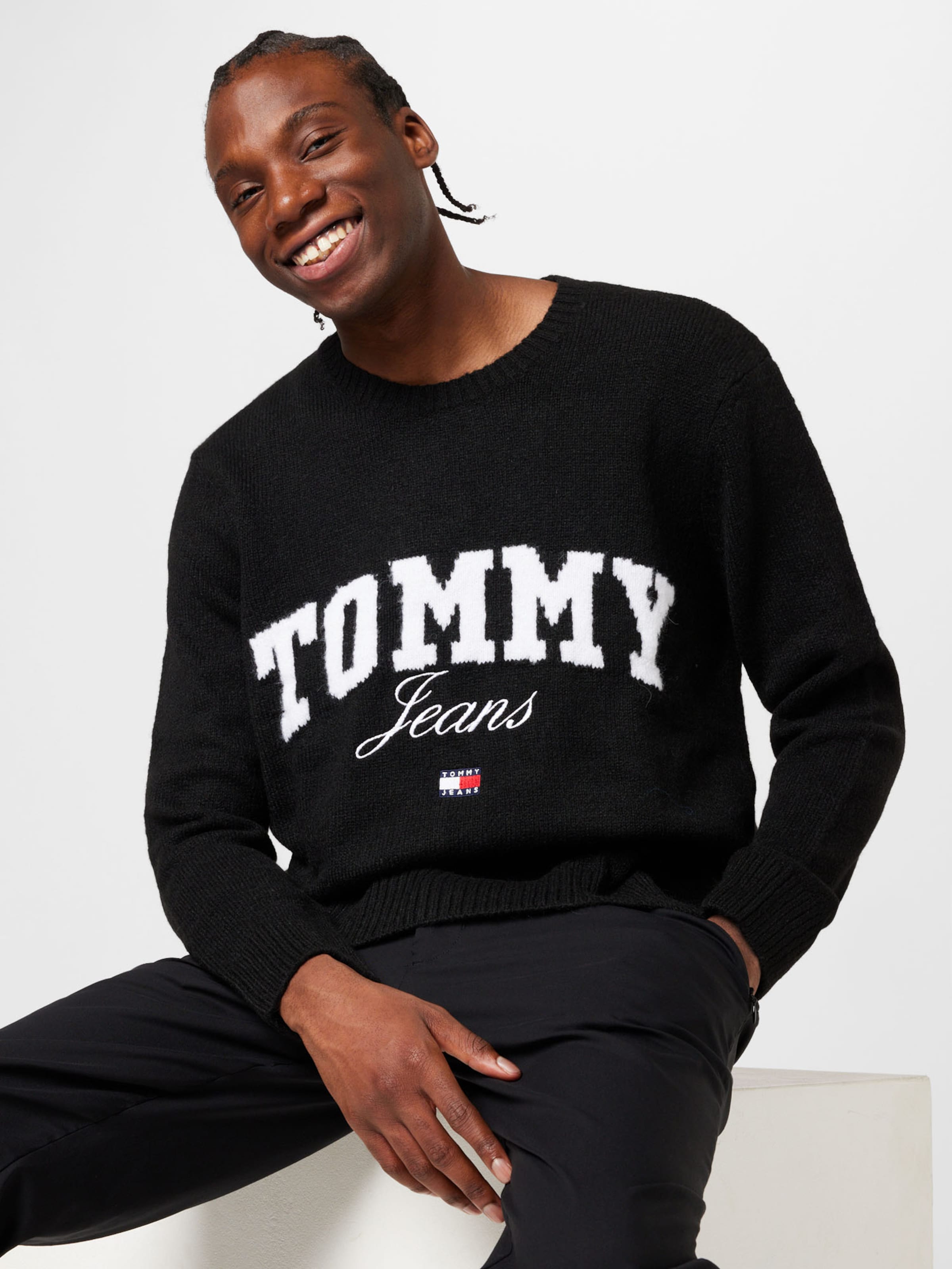 Tommy jeans novel logo sweatshirt sale
