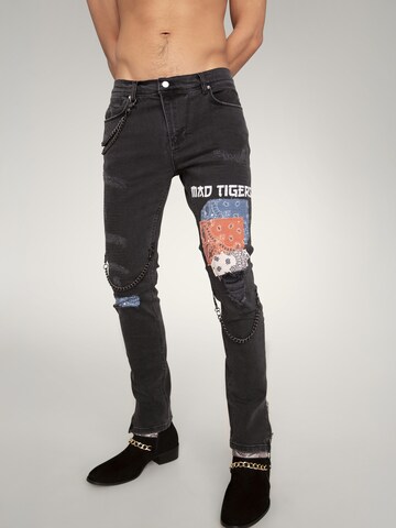 MAD TIGERS Slimfit Jeans 'VINTAGE BANDANA ARTPATCH' in Schwarz: Vorderseite