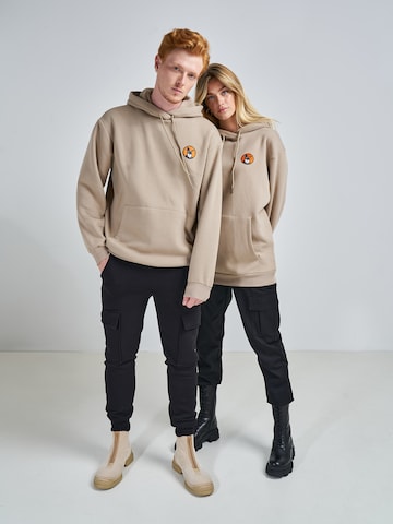 ABOUT YOU x Swalina&Linus Sweatshirt 'Elia' in Beige: voorkant