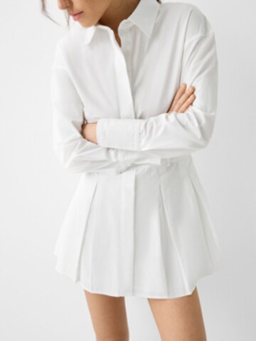 Robe-chemise Bershka en blanc