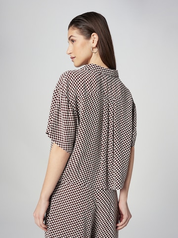 A LOT LESS - Blusa 'Rosa' en marrón