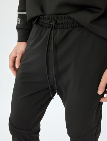Koton Regular Broek in Zwart