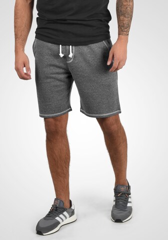 !Solid Regular Sweatshorts 'Toljan' in Grau: predná strana