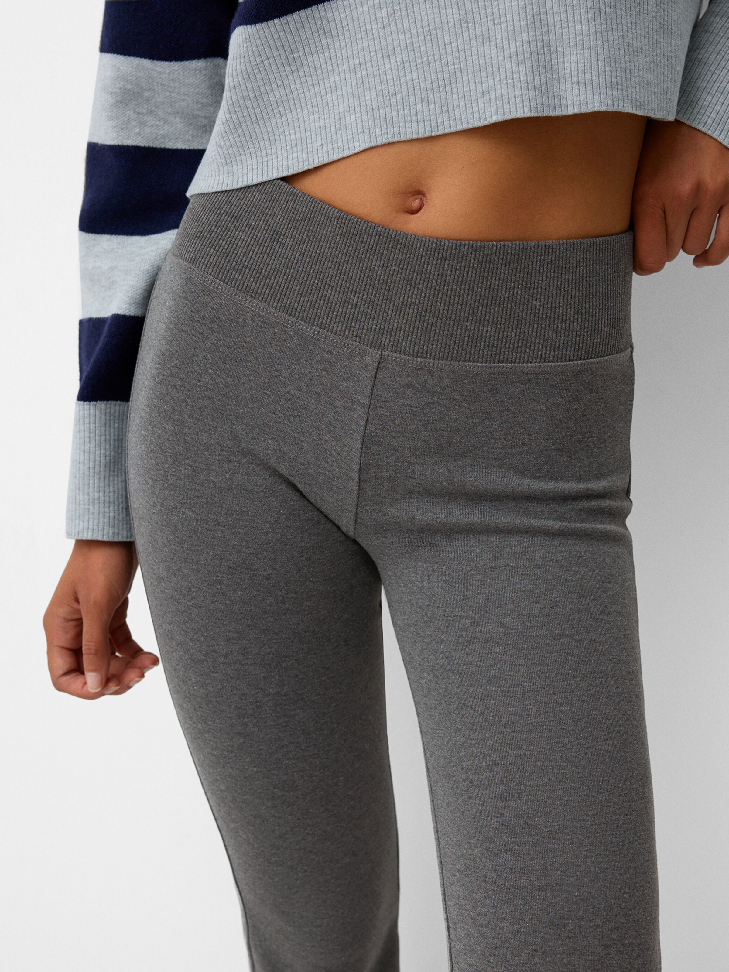 Bershka Broeken voor dames Shop online ABOUT YOU