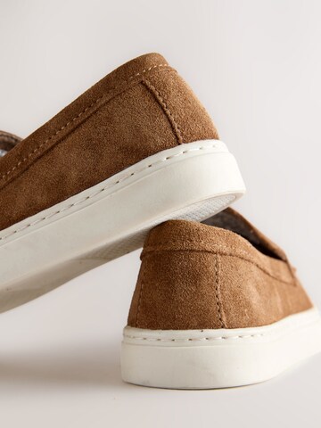 Chaussure basse Next en marron