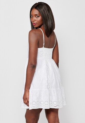 Robe d’été KOROSHI en blanc