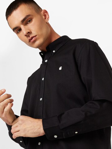 Carhartt WIPRegular Fit Poslovna košulja 'Madison' - crna boja