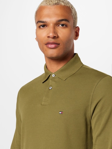 TOMMY HILFIGER Poloshirt in Grün