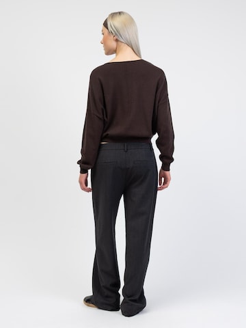 BROKE + SCHÖN Sweater in Brown