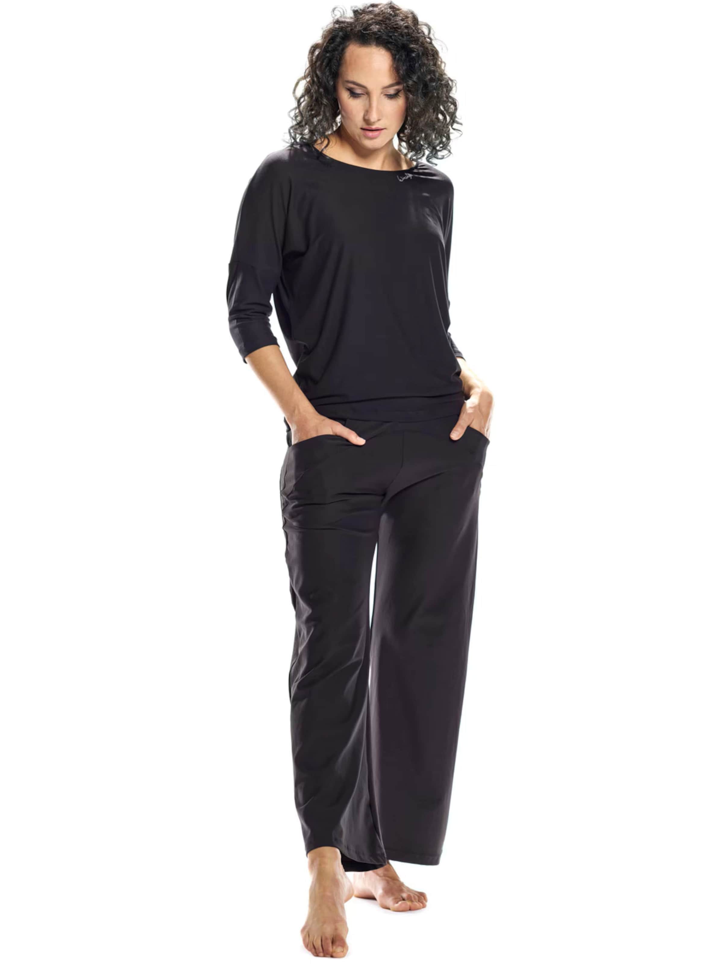 Winshape Regular Urheiluhousut 'CUL601C' värissä musta