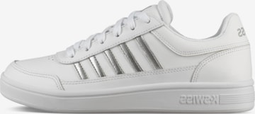 Sneaker bassa 'Court Chasseur' di K-SWISS in bianco: frontale
