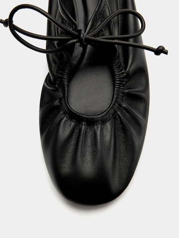 Pull&Bear Strap ballerina in Black