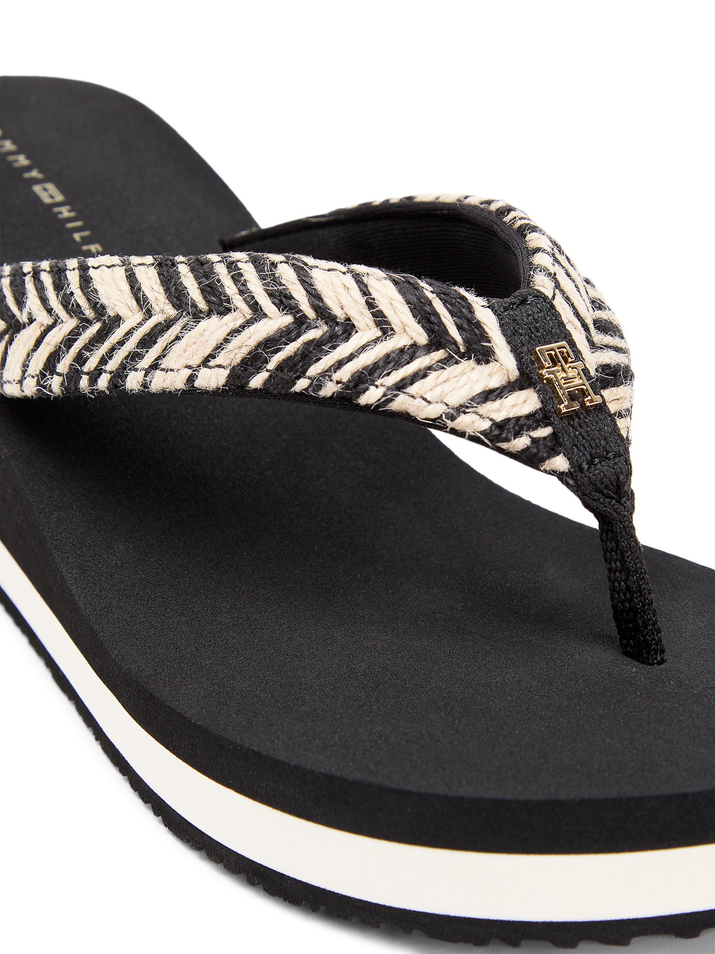 TOMMY HILFIGER Teenslipper in Zwart
