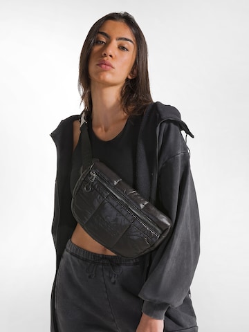 DEHA Belt bag in Black: front