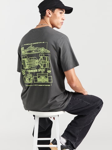 ADIDAS ORIGINALS Футболка 'RACING CAR' в Серый: спереди