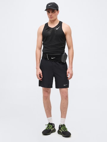 NIKE Regular Sportshorts 'MILER' in Schwarz