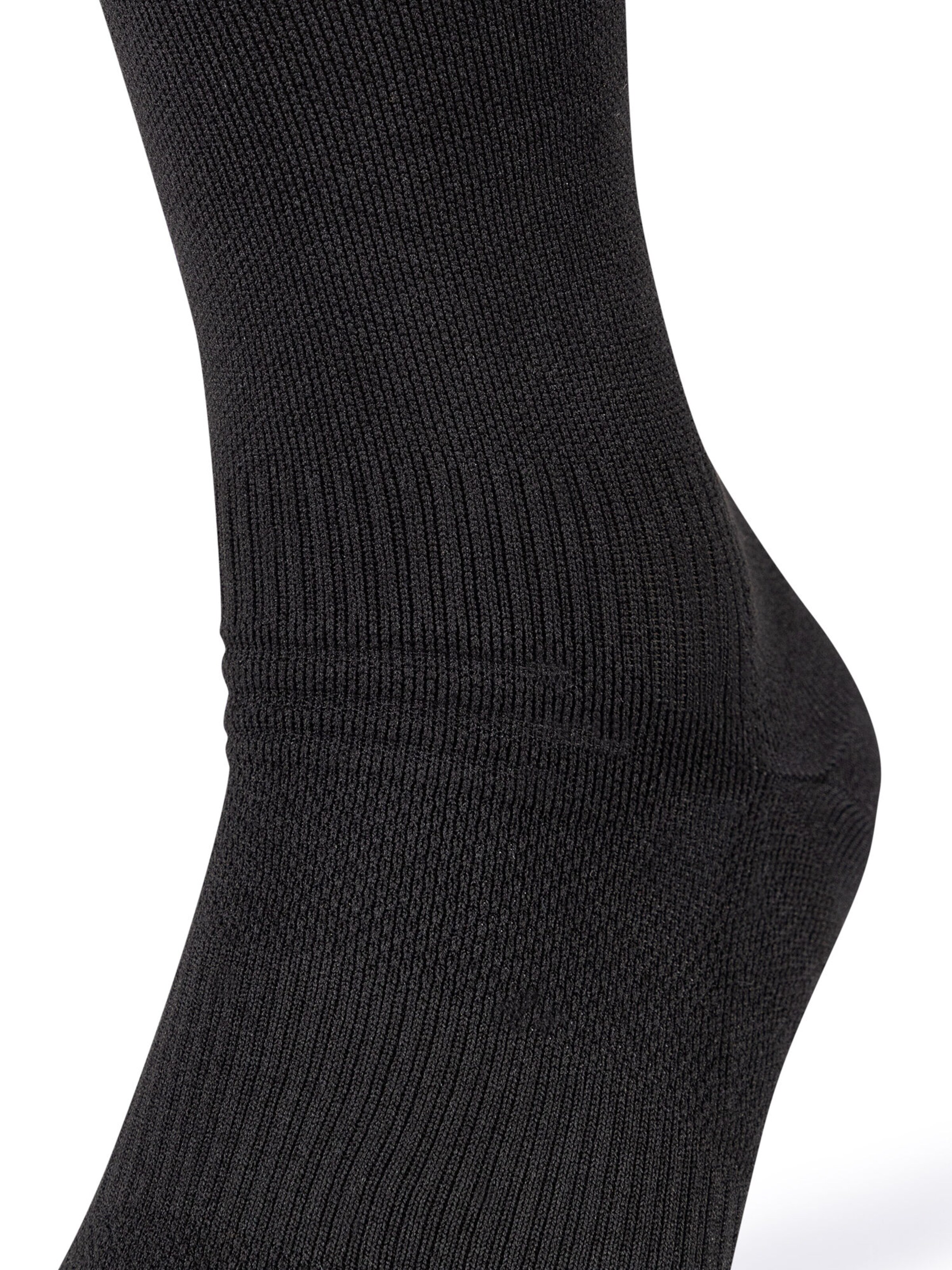 camano Athletic Socks in Black