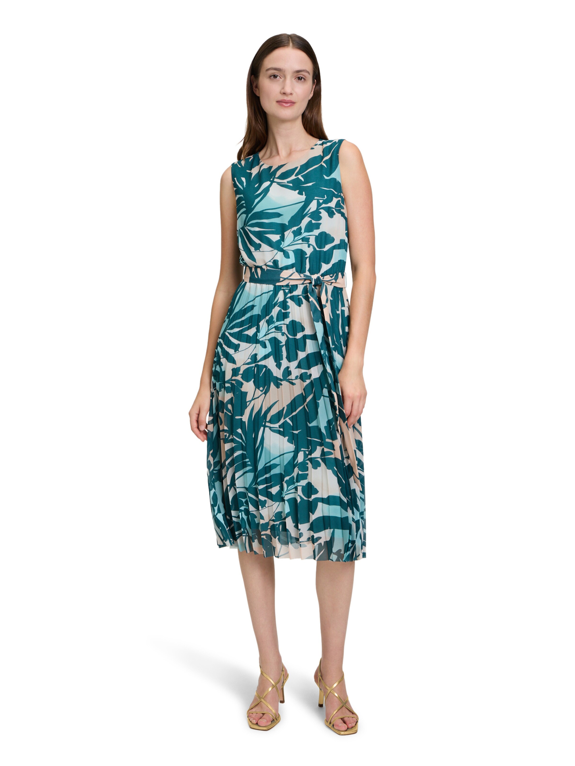 Betty & Co Dress in Green: front