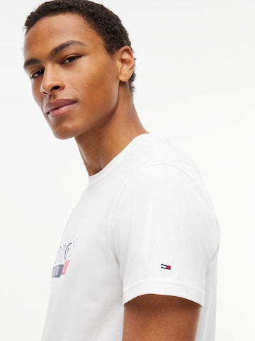 T-Shirt 'DNA' Tommy Jeans en blanc