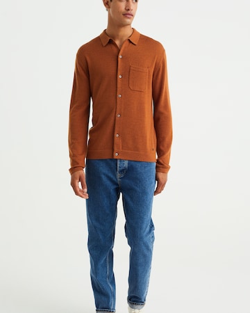 Regular fit Camicia di WE Fashion in marrone