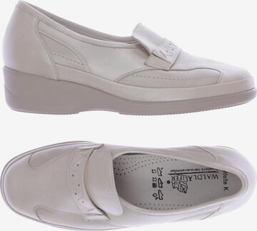 WALDLÄUFER Flats & Loafers in 37 in White: front