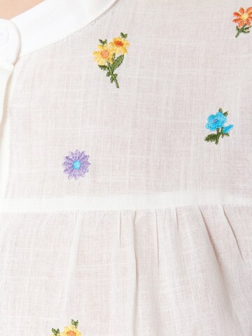 Trendyol Blouse in Beige