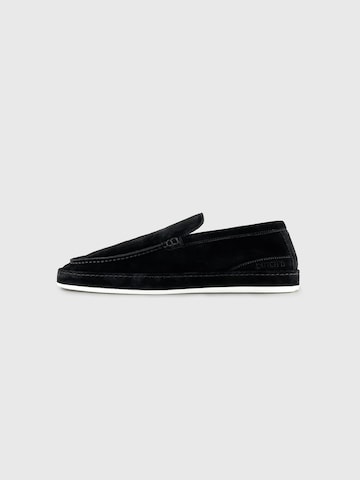 Dutch'D Slipper 'Refine (Size runs small, order one size up)' in Schwarz: Vorderseite