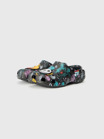 Clogs 'Nghtmare' di Crocs in colori misti