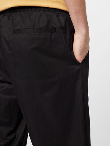 BURTON MENSWEAR LONDON Loosefit Hose in Schwarz