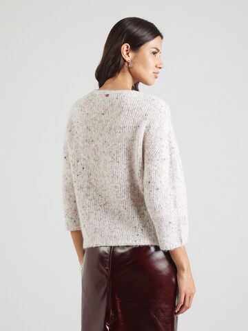 Rich & Royal Sweater in White