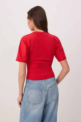 Trendyol Футболка в Красный