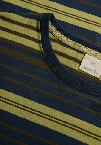 T-Shirt 'Bench X Superdry & Co' BENCH en vert