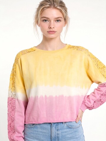 Alexa Dash Sweatshirt in Yellow: front