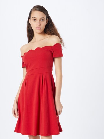 Rochie de cocktail 'Maria' de la ABOUT YOU pe roșu: față